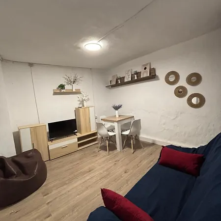 El 2 Apartment *